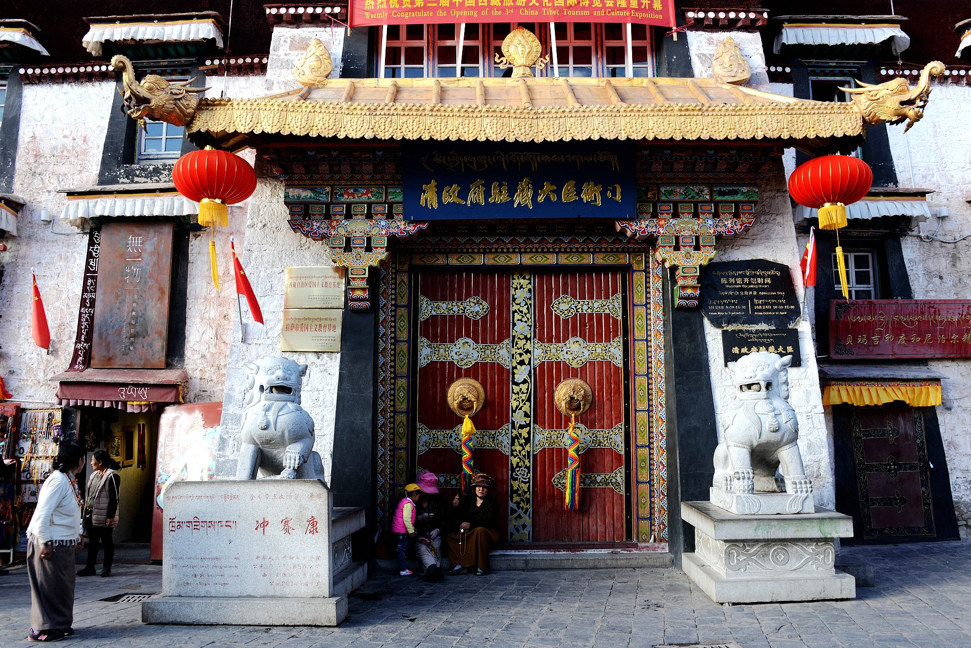 Pilgrims at Barkhor, Lhasa